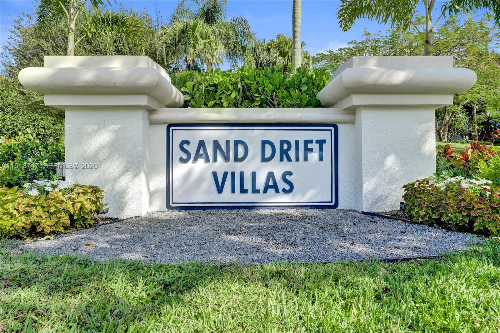 1140 Sand Drift Way #B, West Palm Beach FL 33411