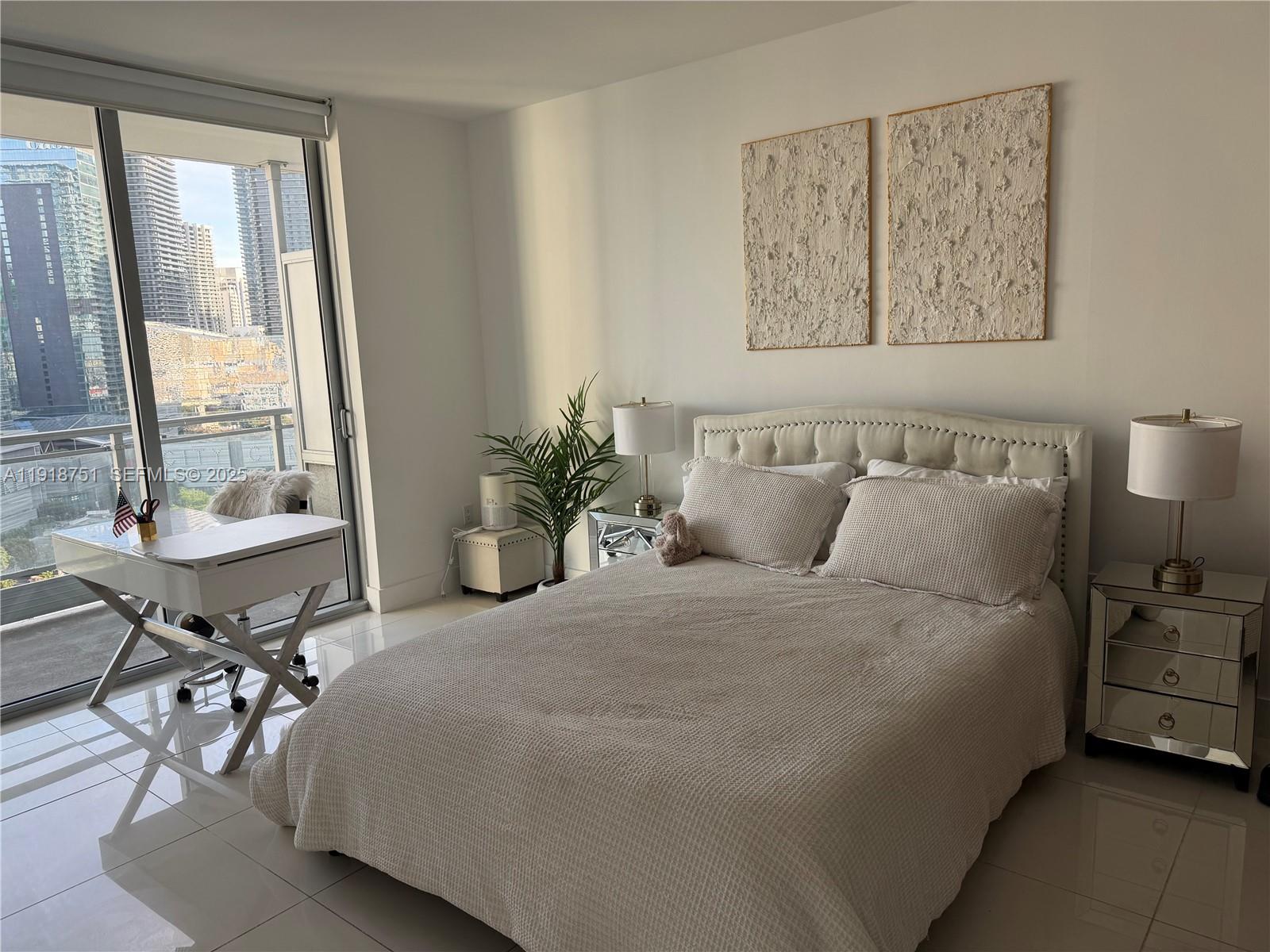 90 SW 3rd St #2202, Miami FL 33130