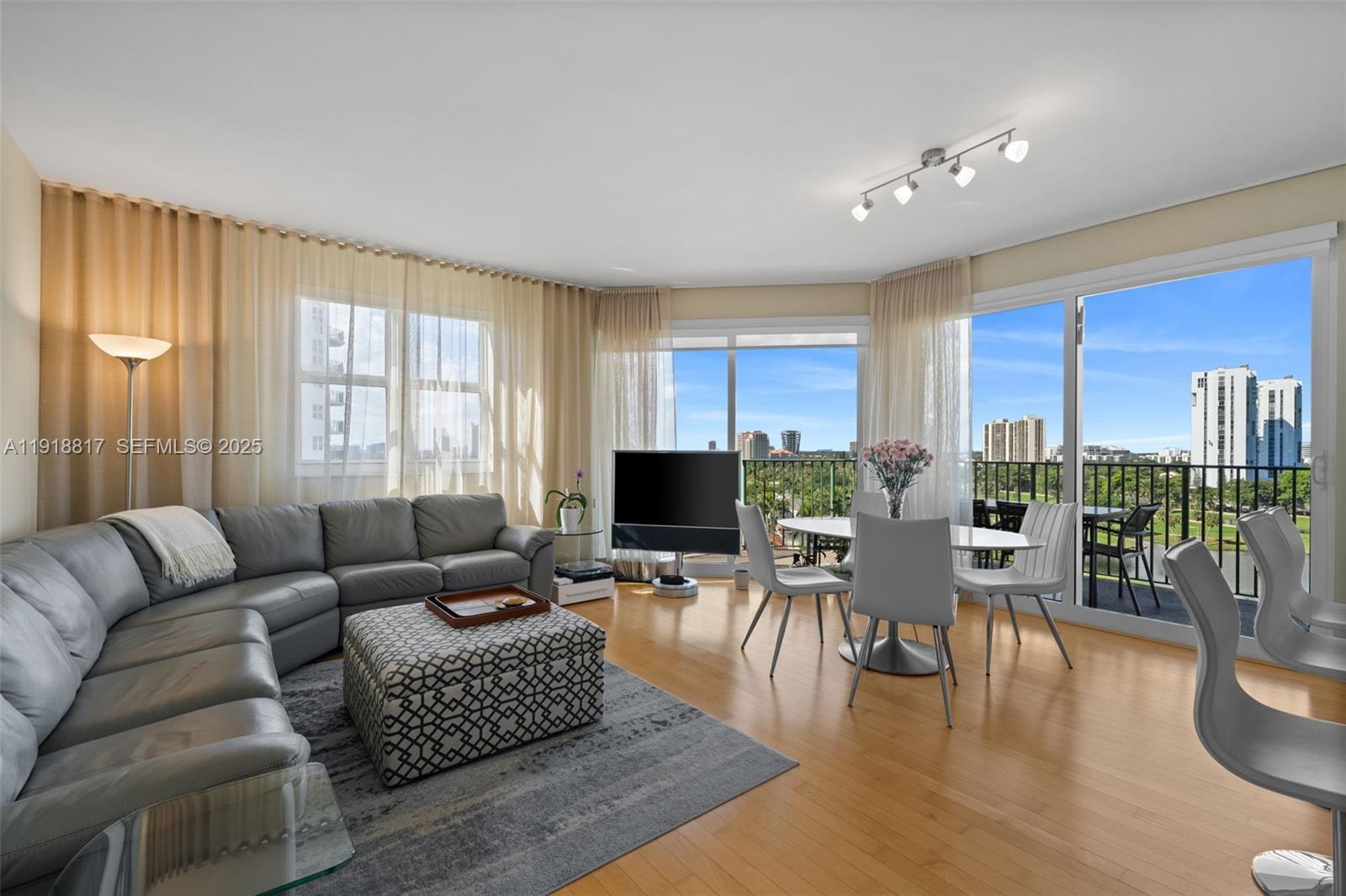 20000 E Country Club Dr #1002, Aventura FL 33180