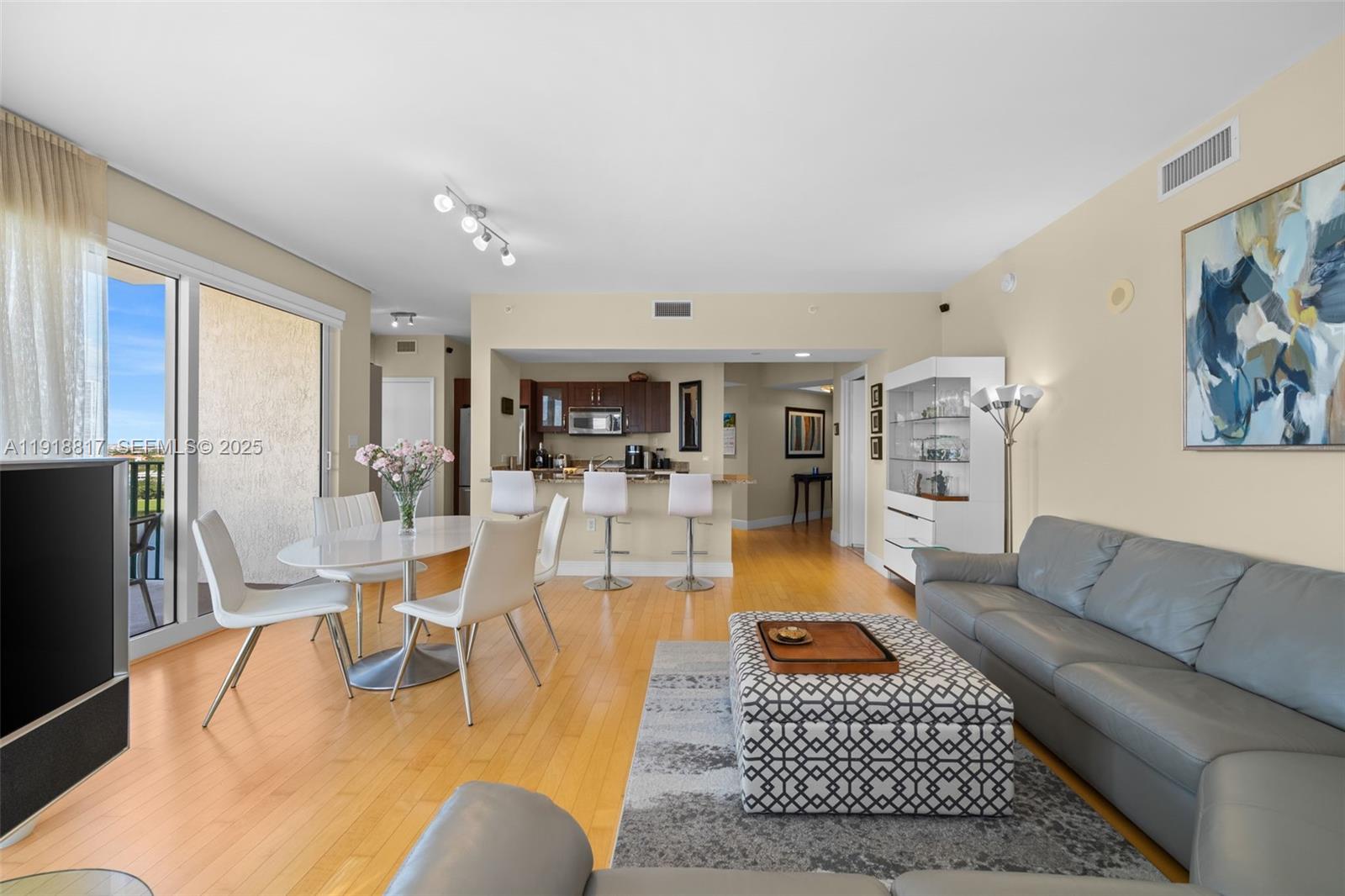 20000 E Country Club Dr #1002, Aventura FL 33180