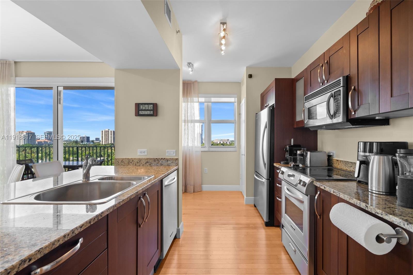 20000 E Country Club Dr #1002, Aventura FL 33180