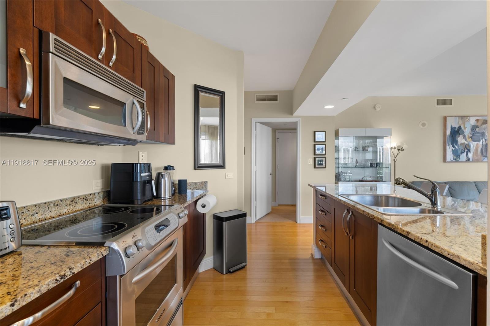 20000 E Country Club Dr #1002, Aventura FL 33180
