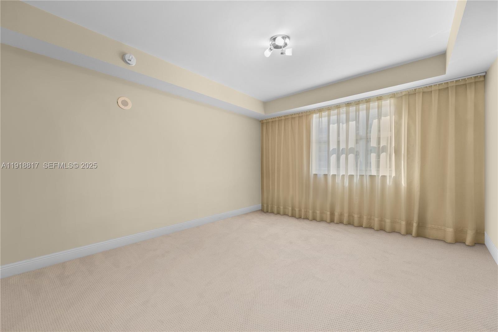 20000 E Country Club Dr #1002, Aventura FL 33180