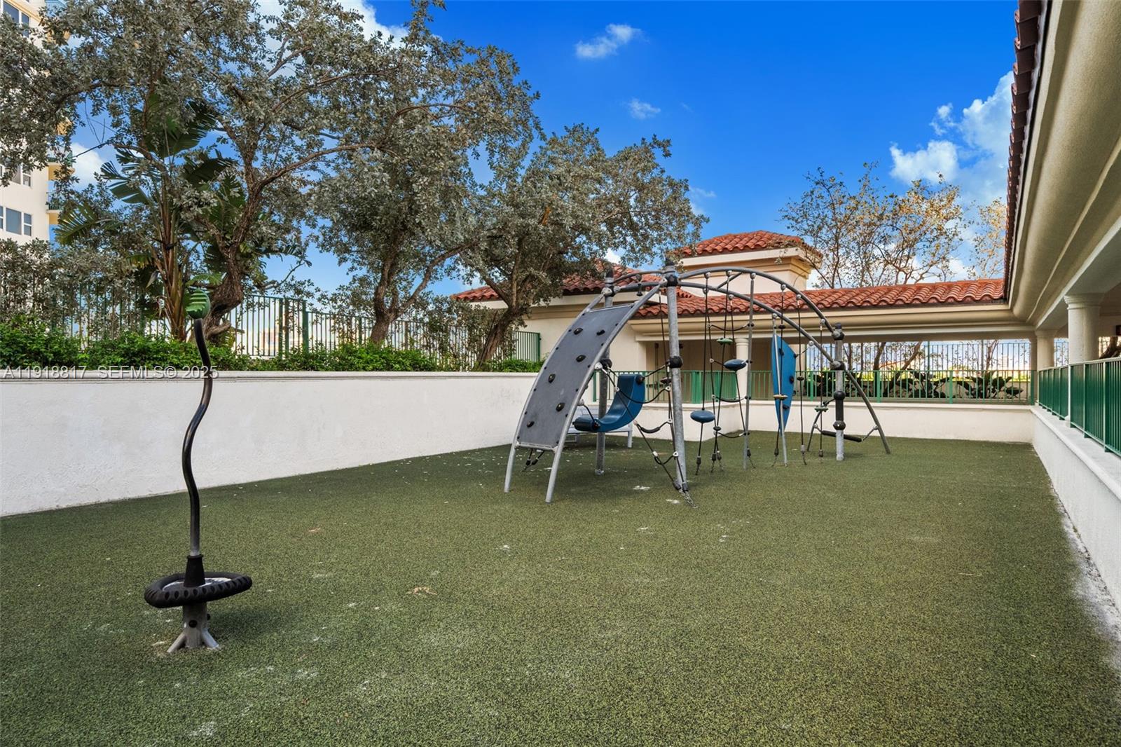 20000 E Country Club Dr #1002, Aventura FL 33180