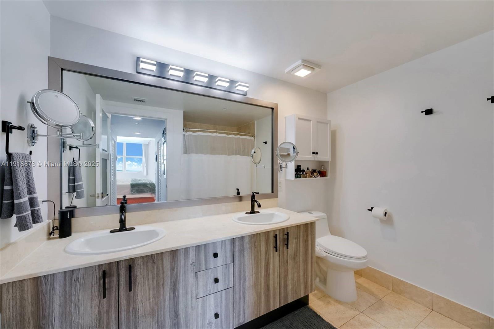 2475 Brickell Avenue #1909, Miami FL 33129