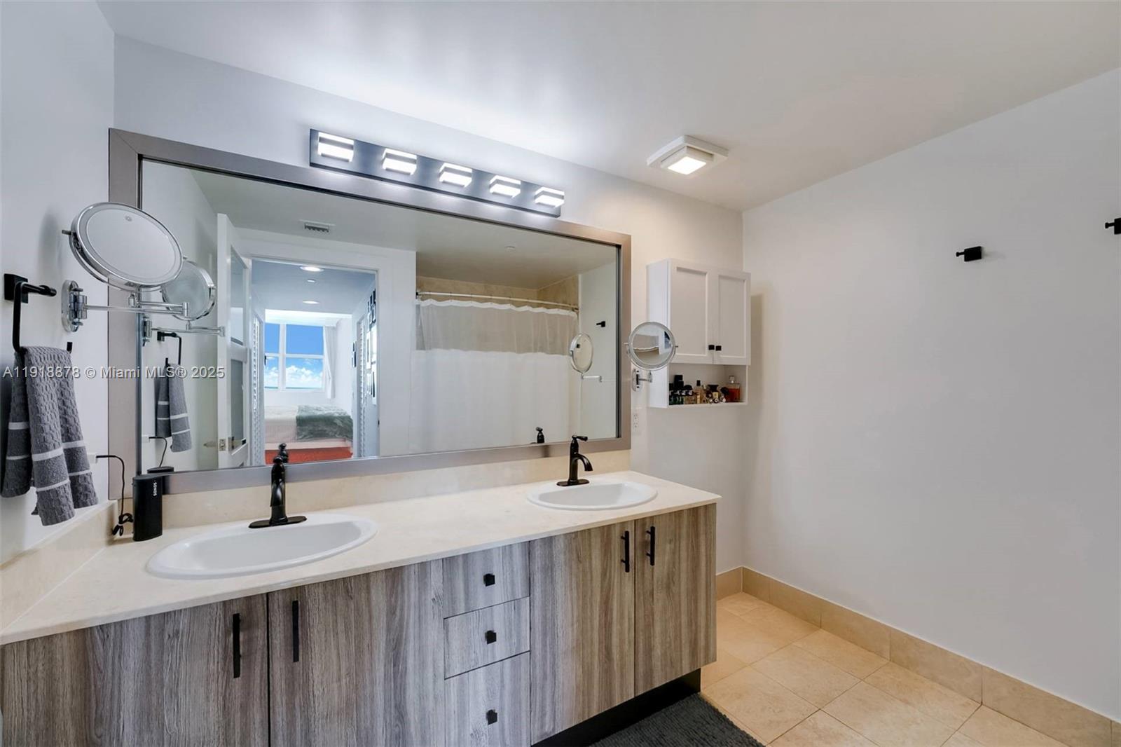2475 Brickell Avenue #1909, Miami FL 33129