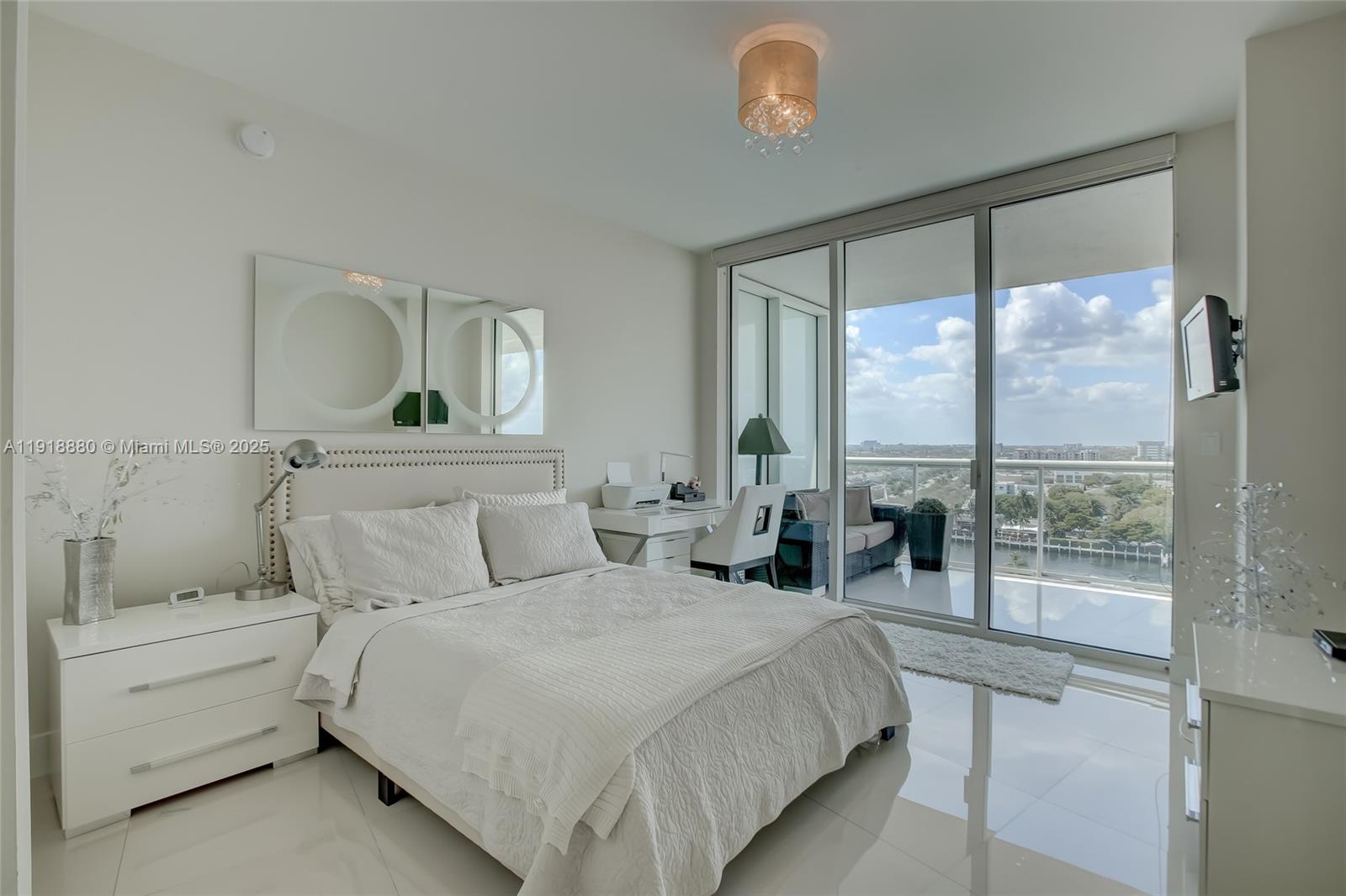1 N Ocean Blvd #1011, Pompano Beach FL 33062