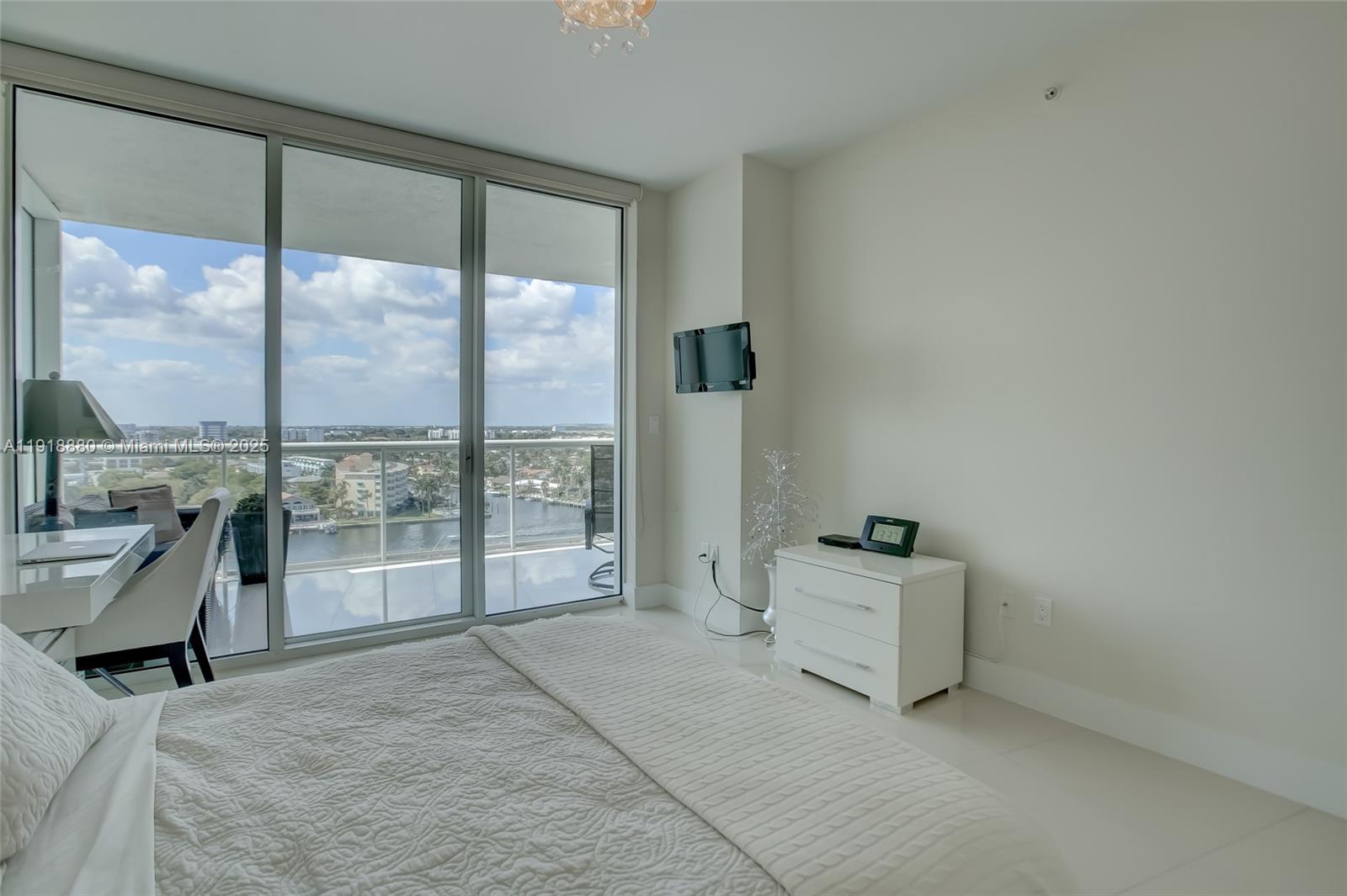 1 N Ocean Blvd #1011, Pompano Beach FL 33062