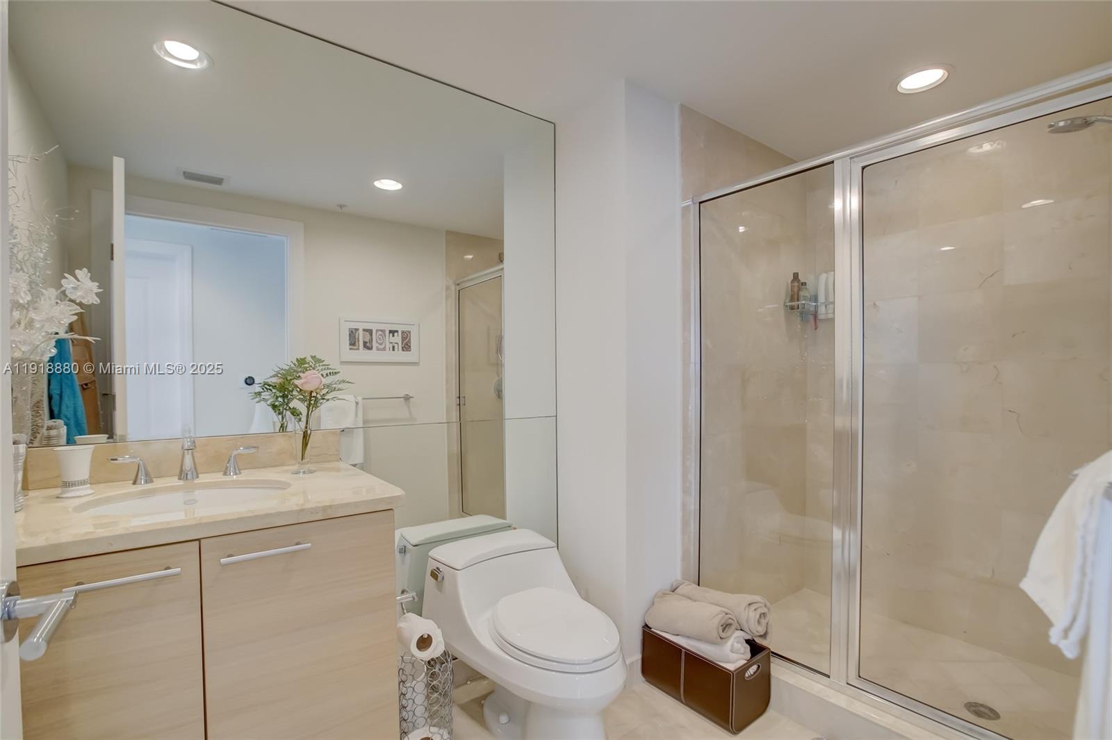 1 N Ocean Blvd #1011, Pompano Beach FL 33062