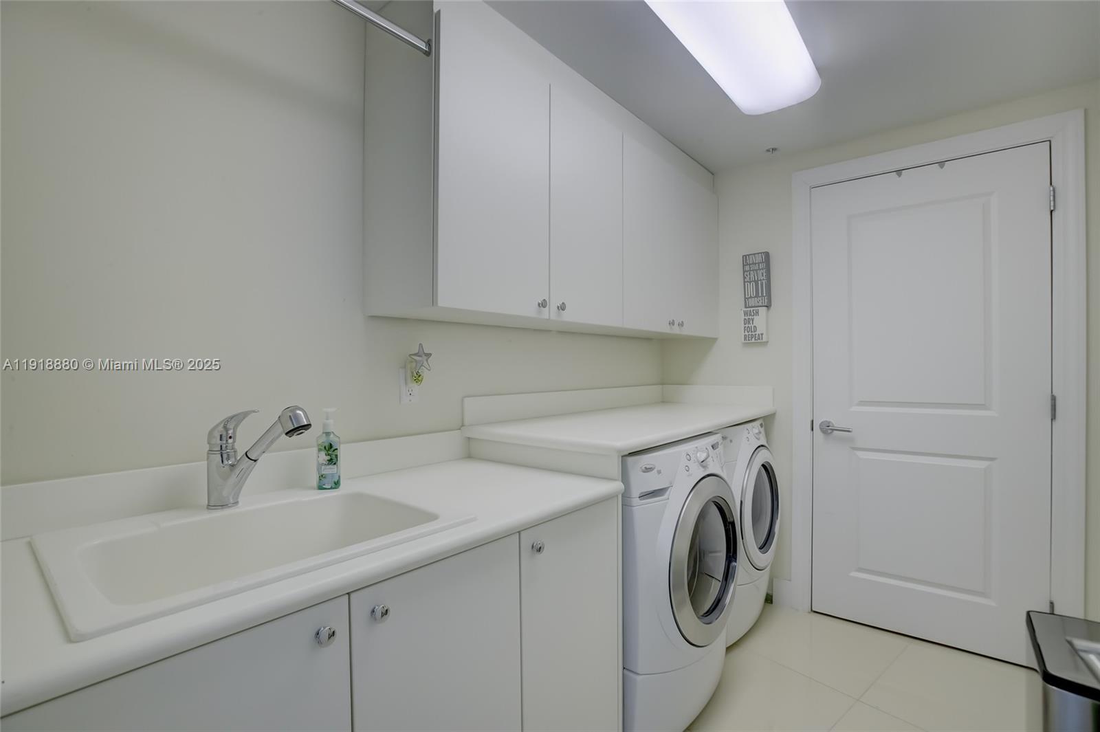 1 N Ocean Blvd #1011, Pompano Beach FL 33062
