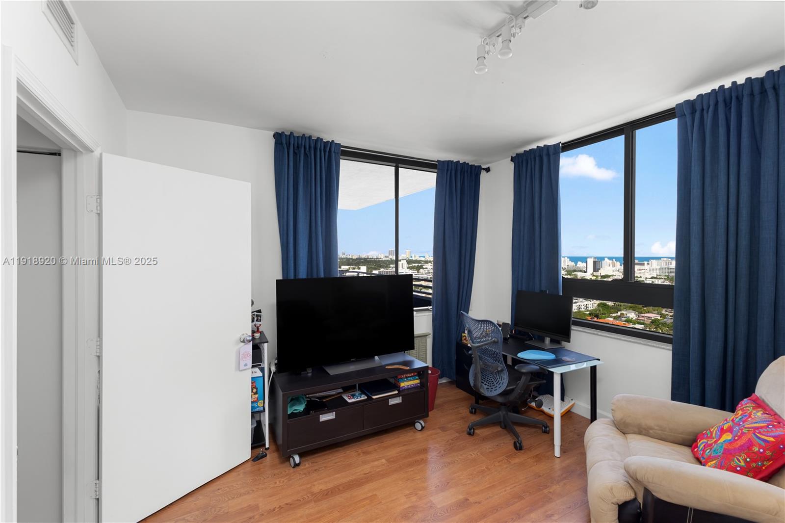 1330 West Ave #2513, Miami Beach FL 33139