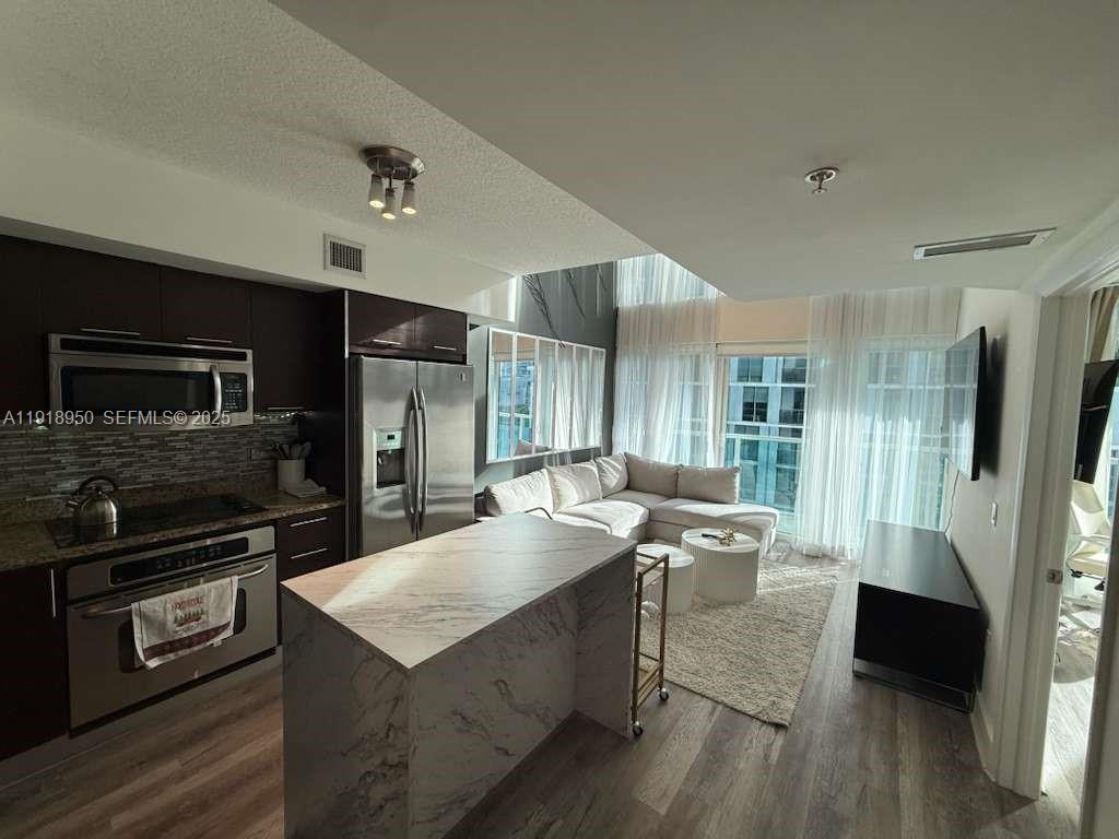 41 SE 5th St #708, Miami FL 33131