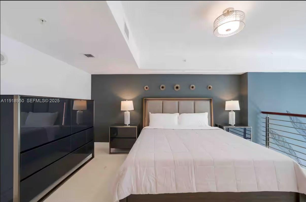 41 SE 5th St #708, Miami FL 33131