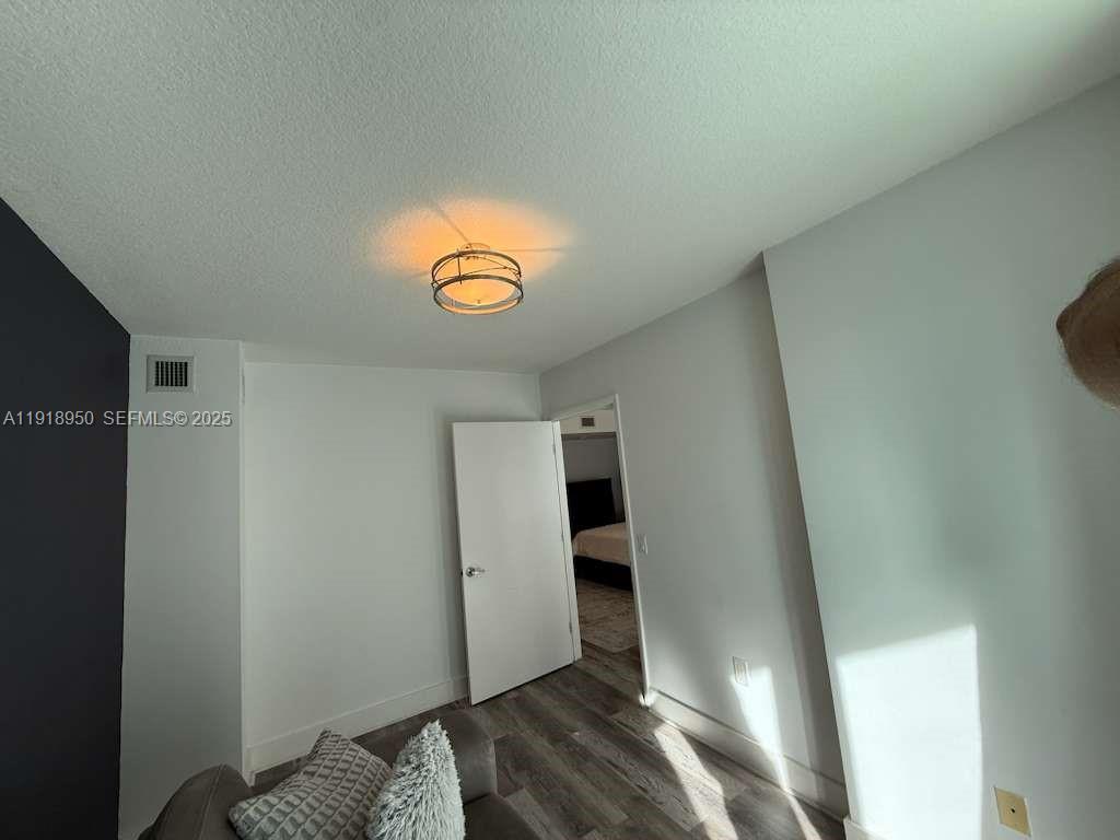 41 SE 5th St #708, Miami FL 33131