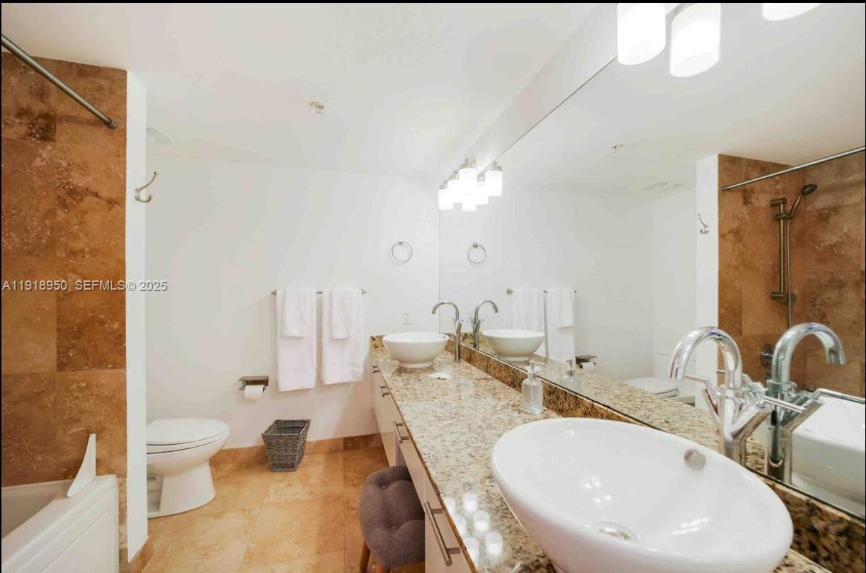41 SE 5th St #708, Miami FL 33131