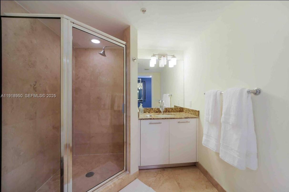 41 SE 5th St #708, Miami FL 33131