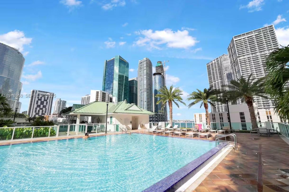 41 SE 5th St #708, Miami FL 33131