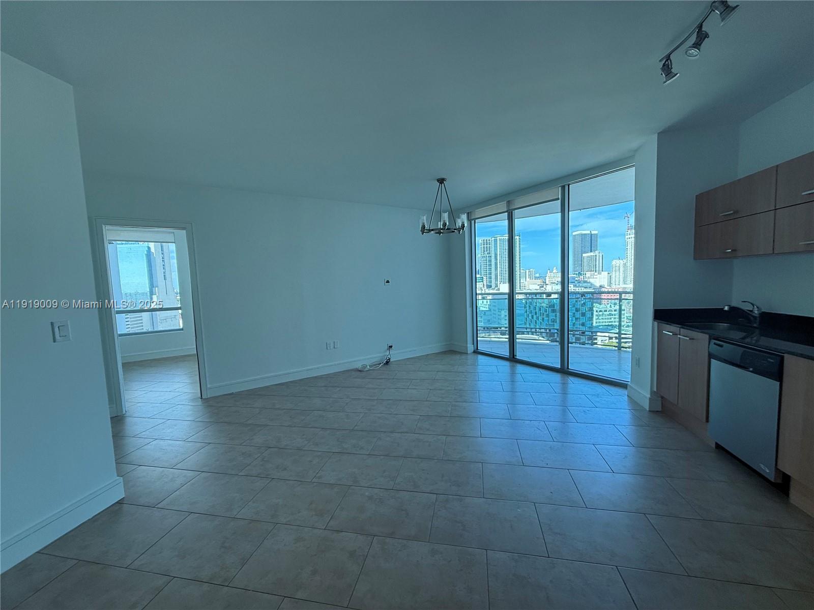 350 S Miami Ave #2013, Miami FL 33130