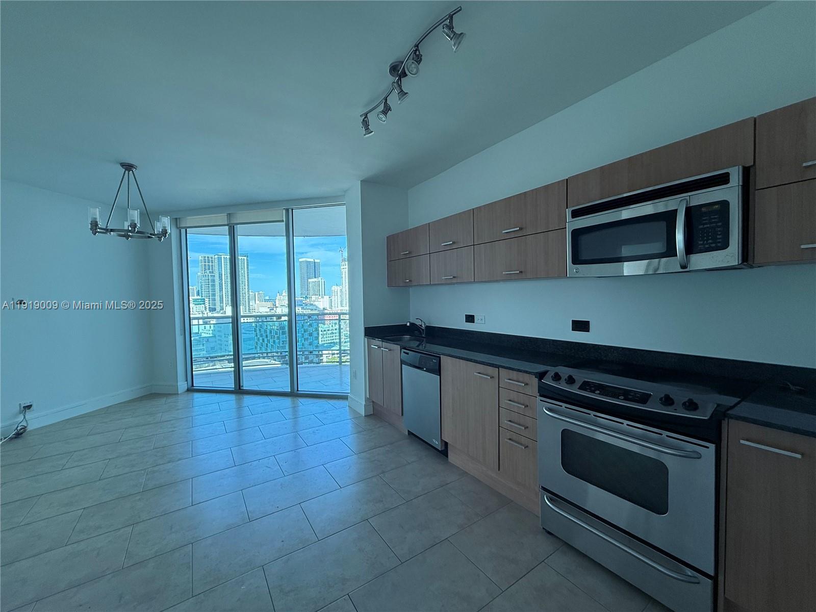 350 S Miami Ave #2013, Miami FL 33130
