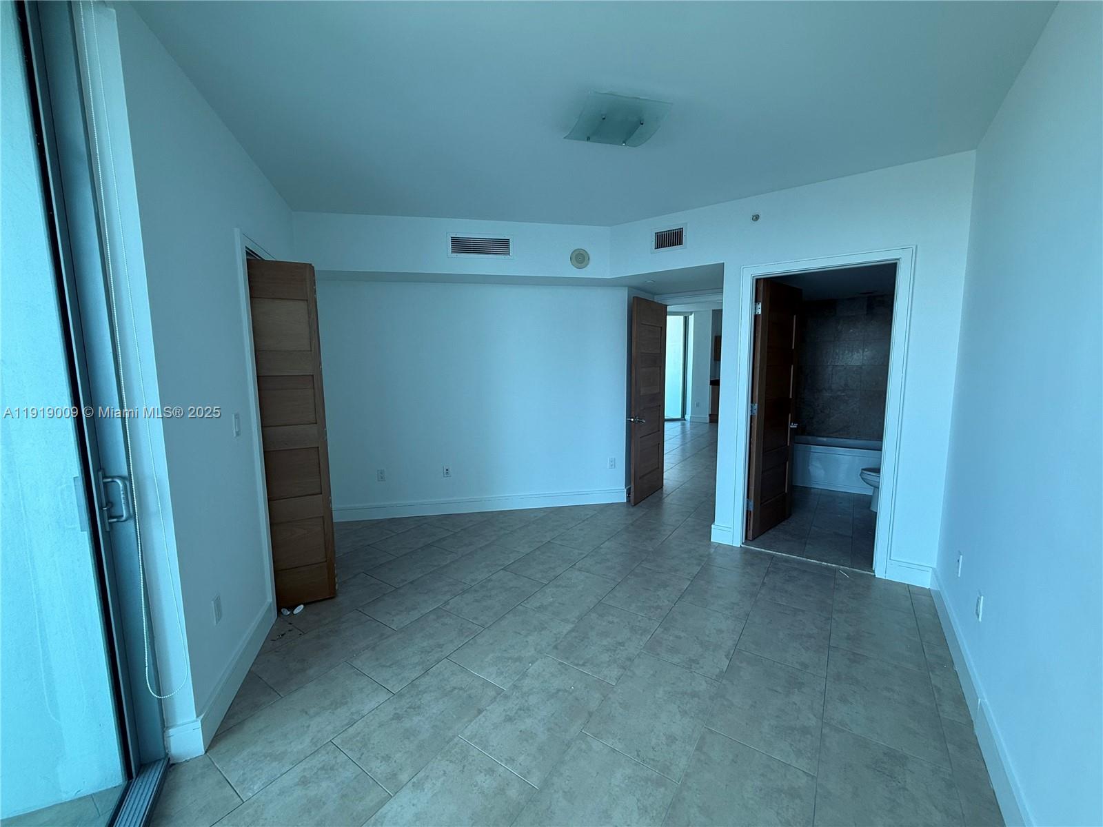 350 S Miami Ave #2013, Miami FL 33130