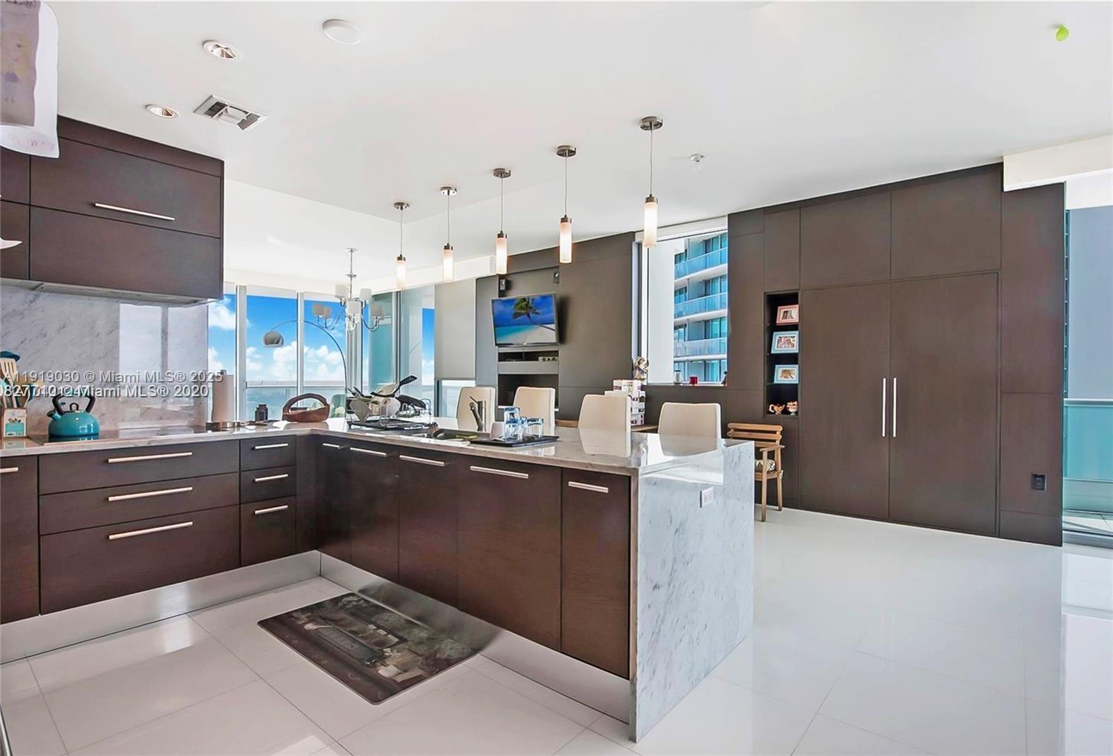 900 Biscayne Blvd #3501, Miami FL 33132