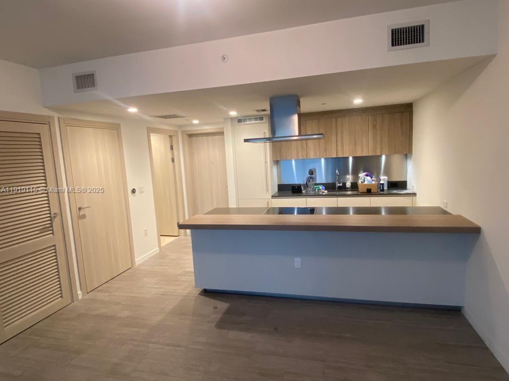 1000 Brickell Plz #3410, Miami FL 33131