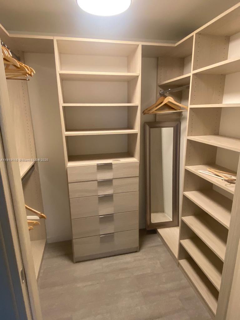 1000 Brickell Plz #3410, Miami FL 33131