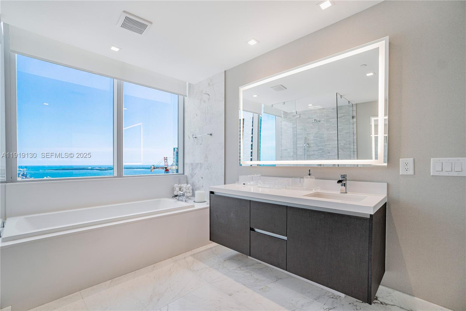 851 NE 1st Ave #3511, Miami FL 33132