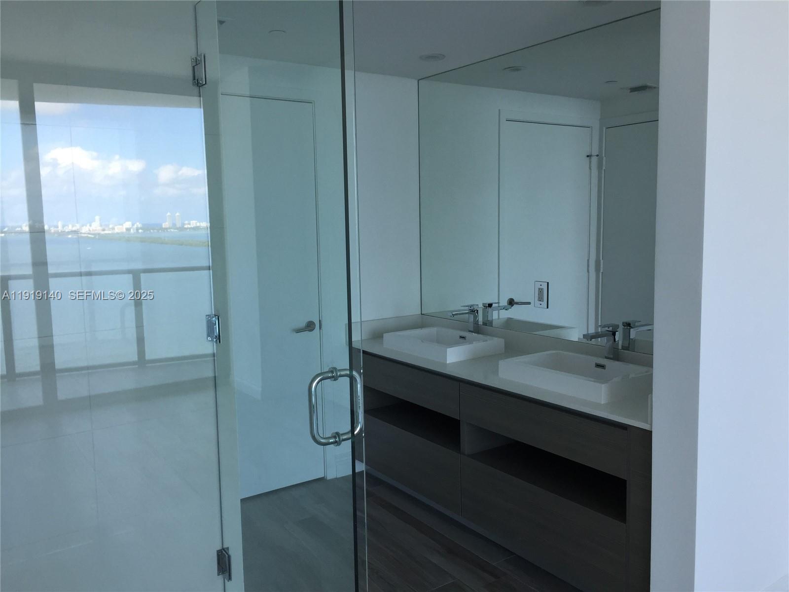 460 NE 28th St #3707, Miami FL 33137