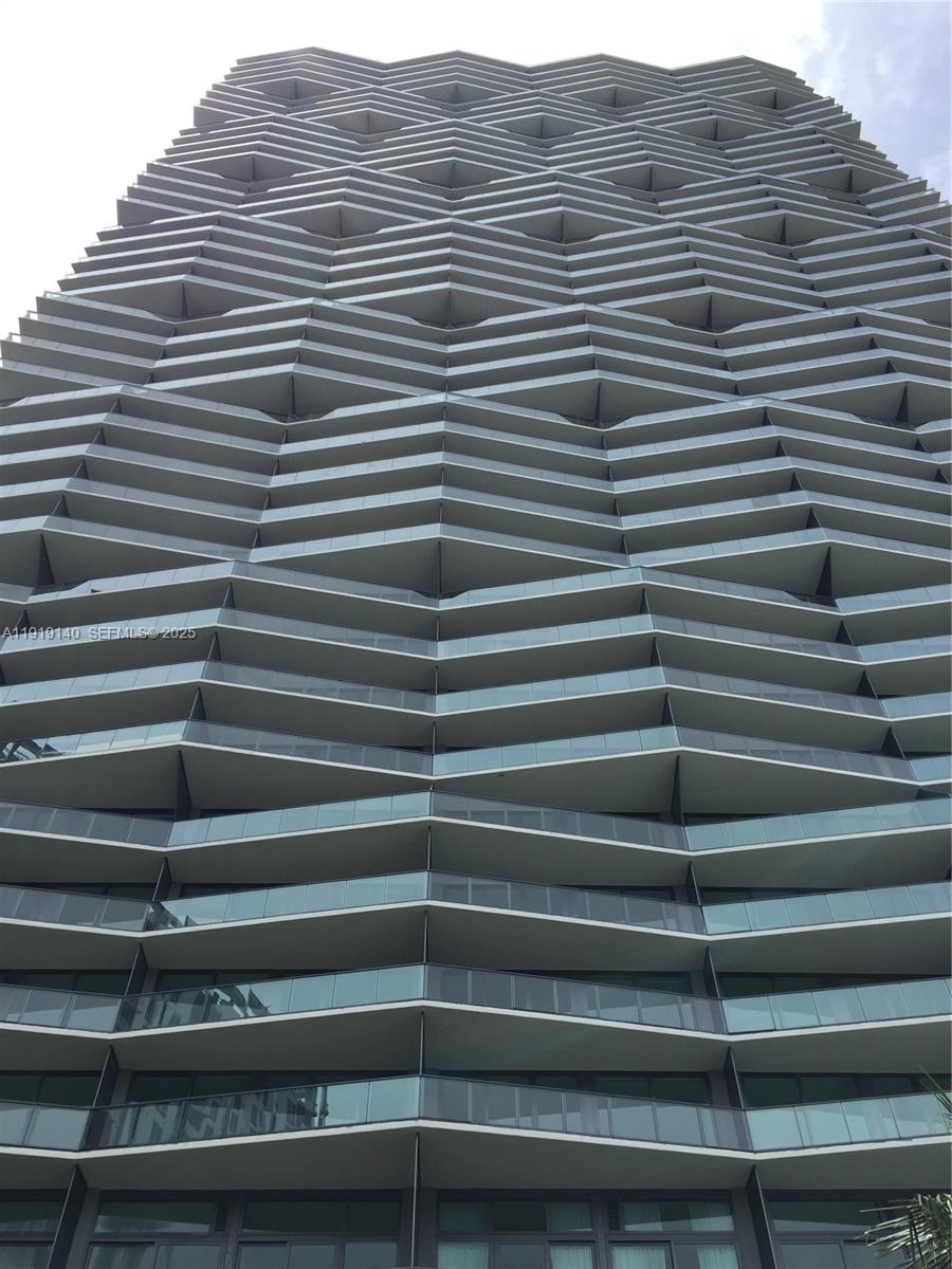 460 NE 28th St #3707, Miami FL 33137