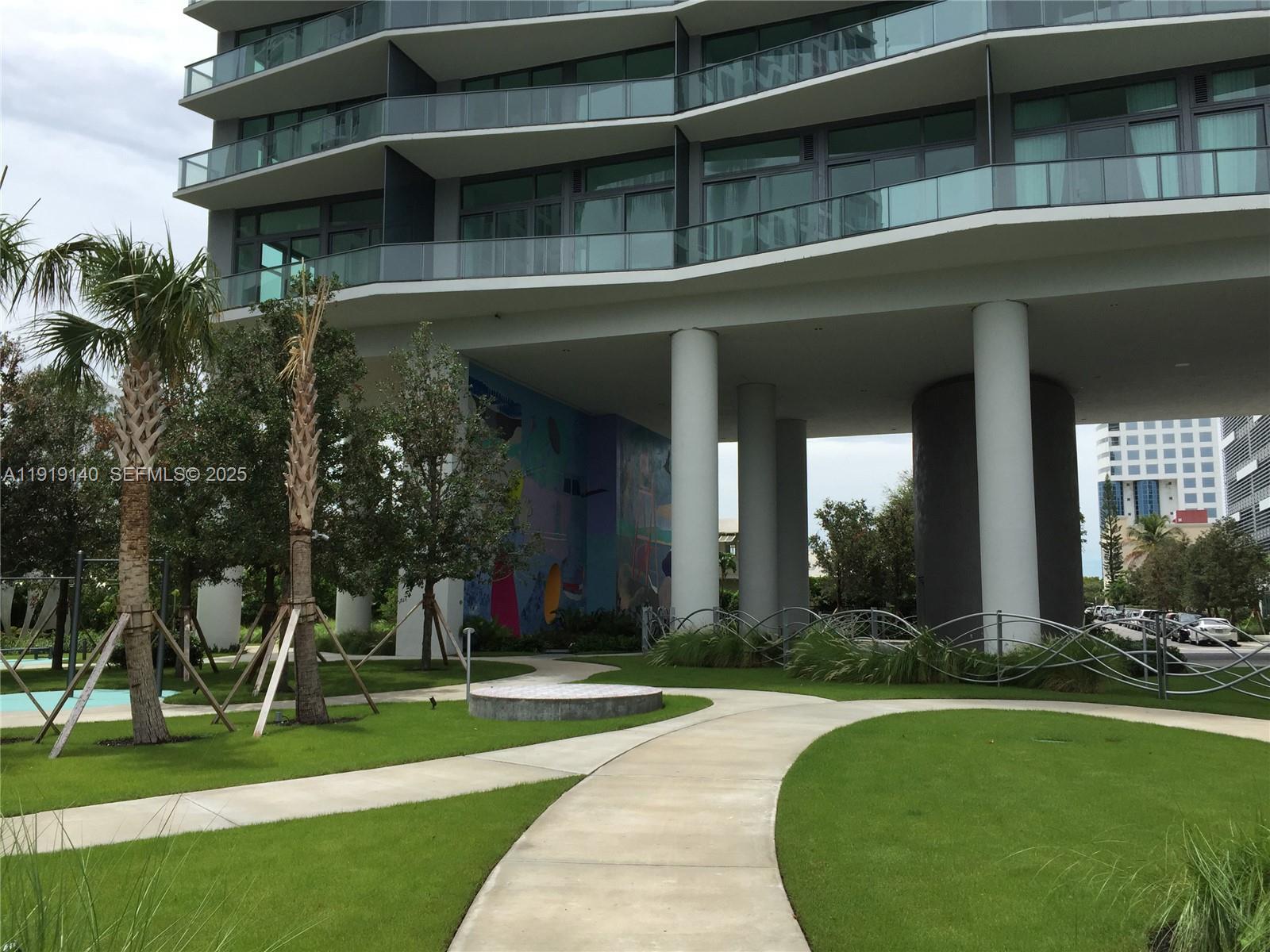 460 NE 28th St #3707, Miami FL 33137