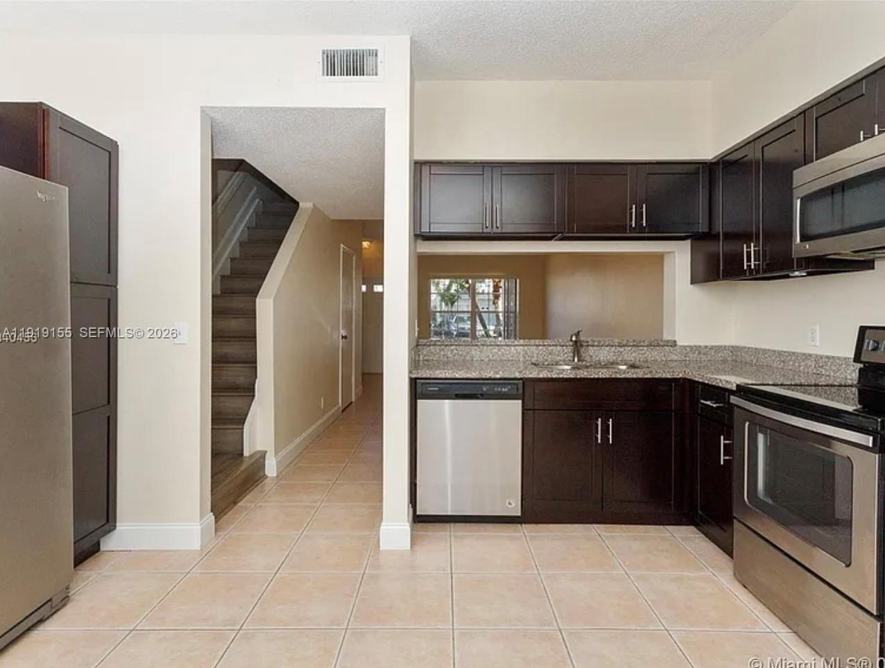 43 Simonton Cir, Weston FL 33326