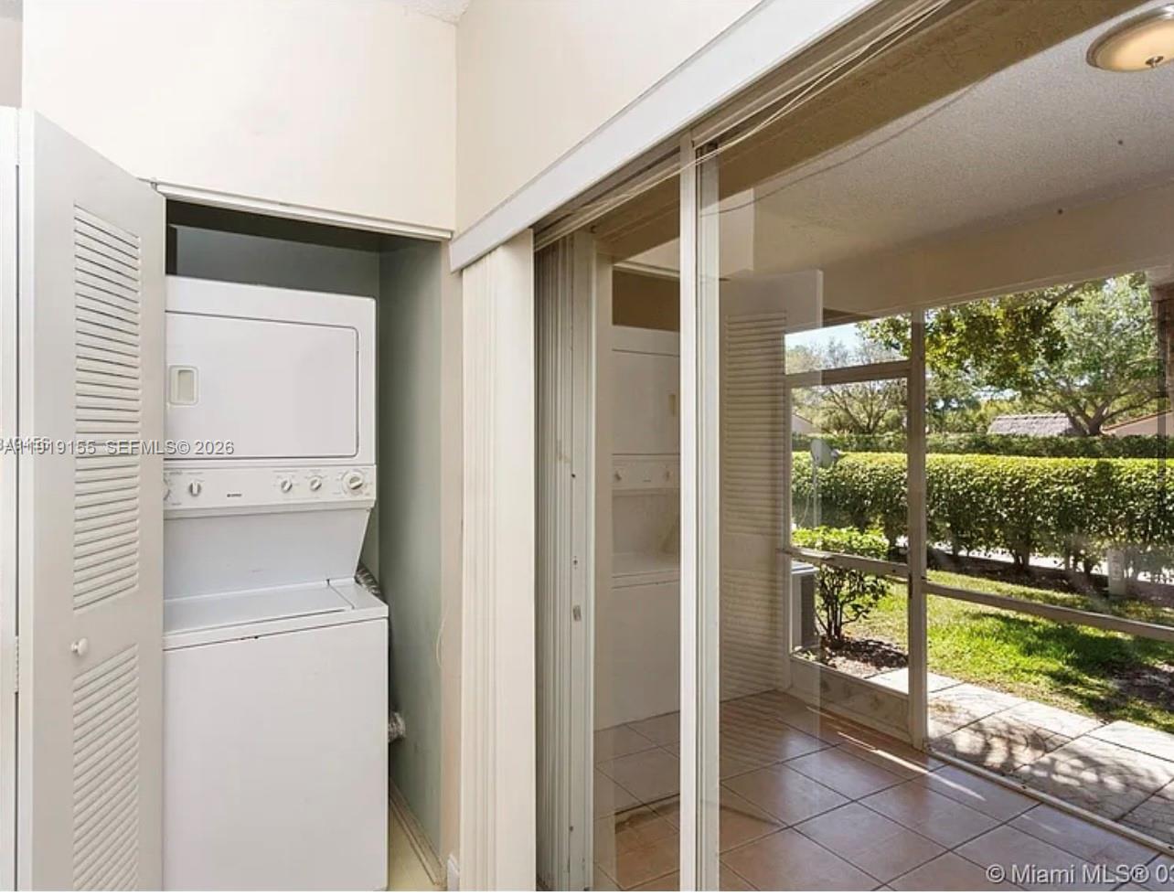 43 Simonton Cir, Weston FL 33326