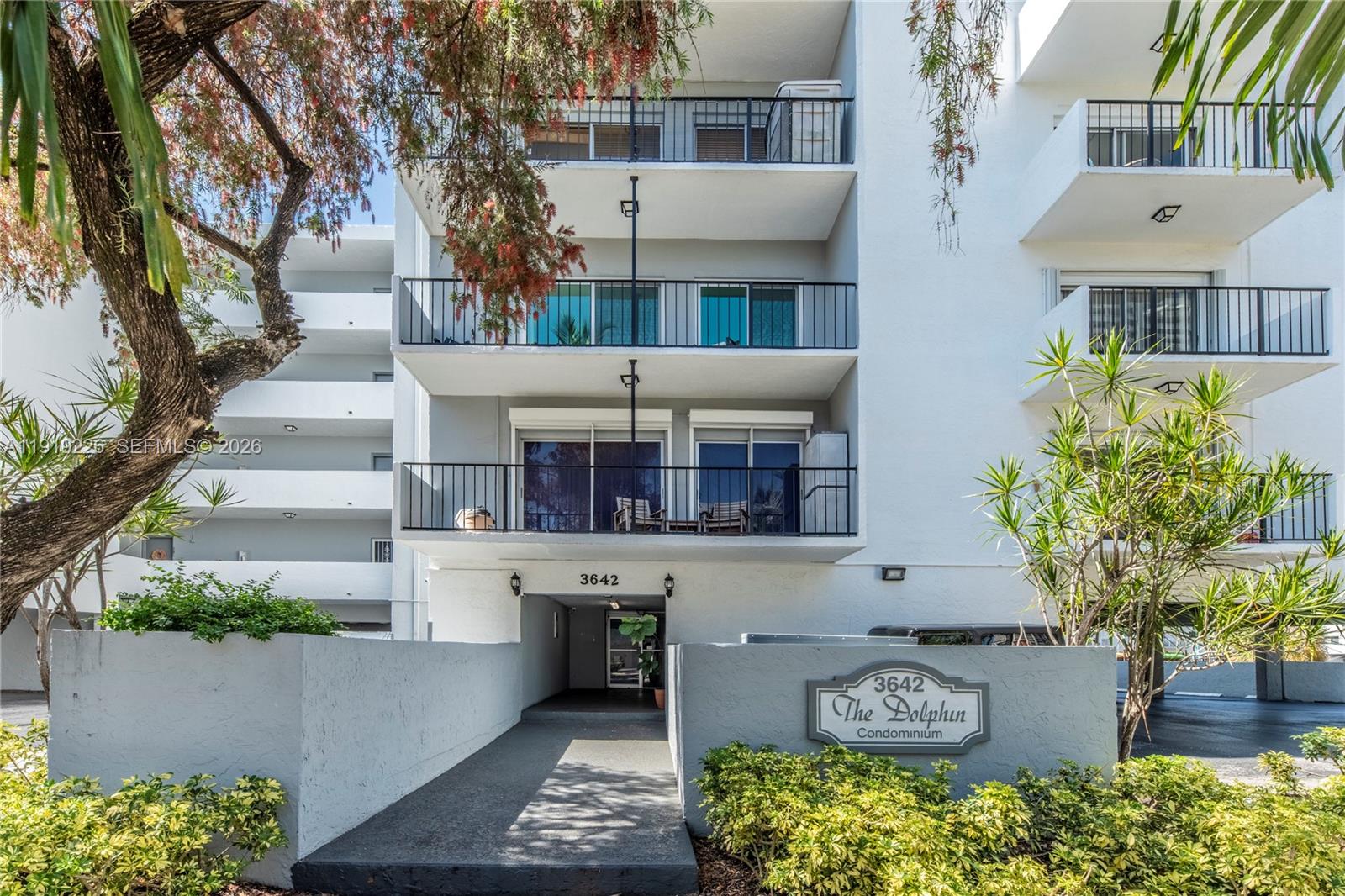 3642 NE 171st St #405, North Miami Beach FL 33160