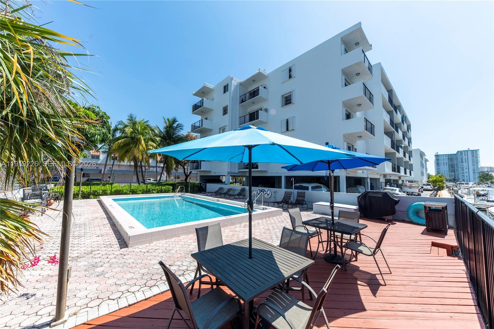 3642 NE 171st St #405, North Miami Beach FL 33160