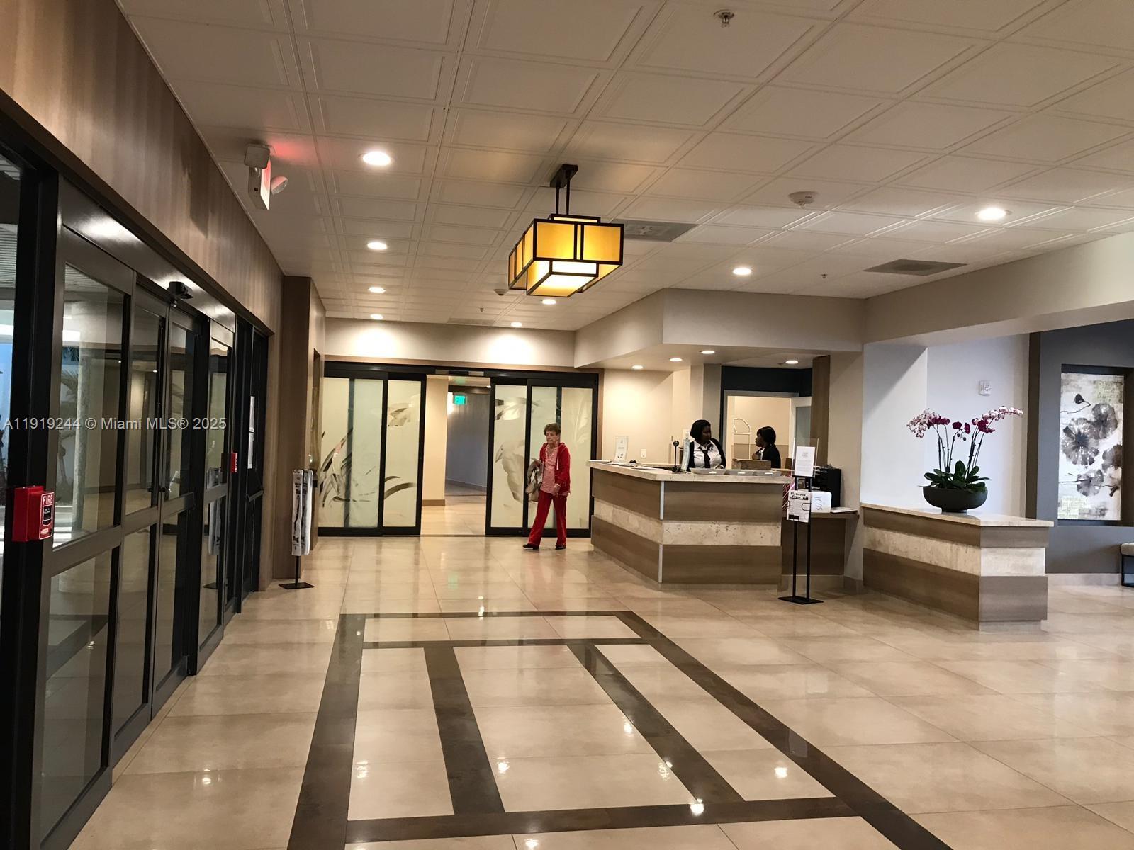 3701 N Country Club Dr #706, Aventura FL 33180