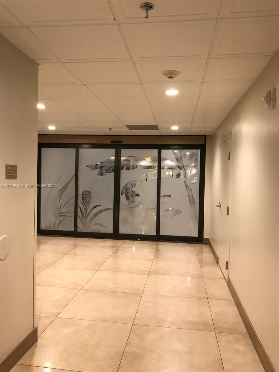 3701 N Country Club Dr #706, Aventura FL 33180