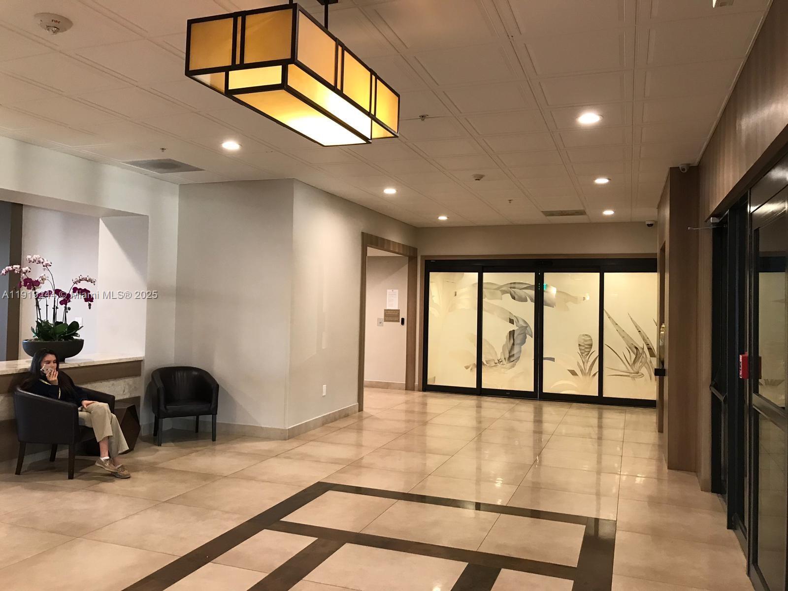 3701 N Country Club Dr #706, Aventura FL 33180