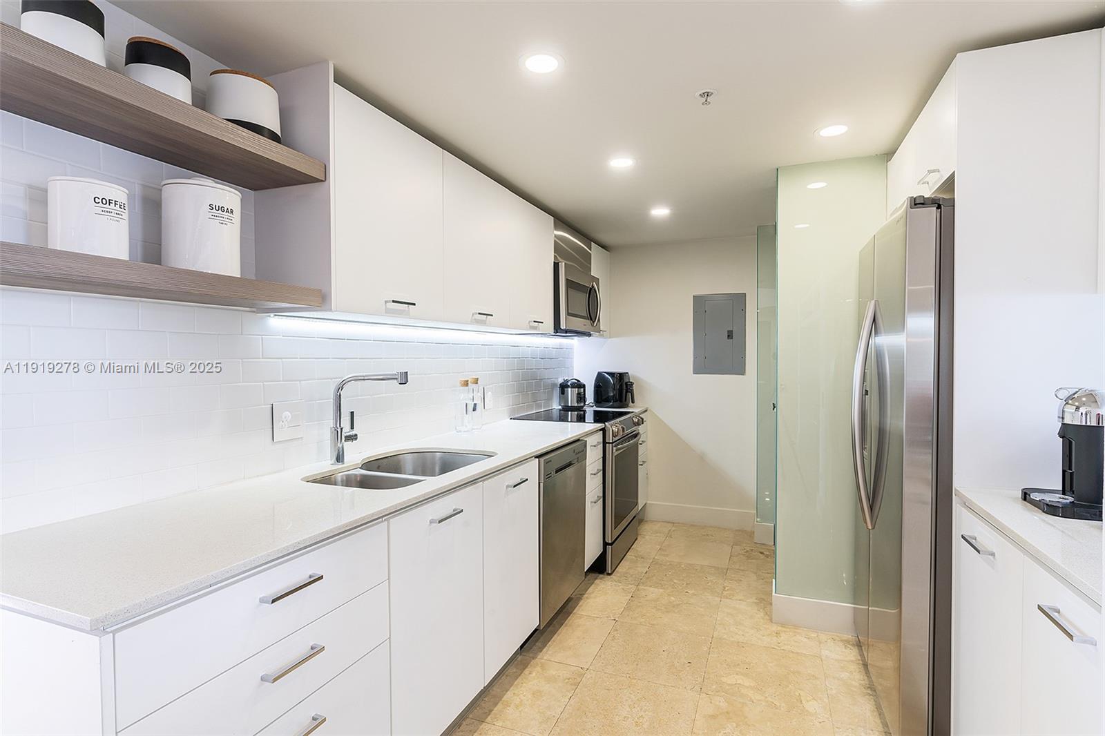 701 Brickell Key Blvd #PH-11, Miami FL 33131