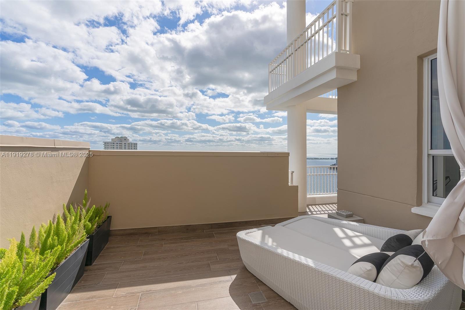 701 Brickell Key Blvd #PH-11, Miami FL 33131