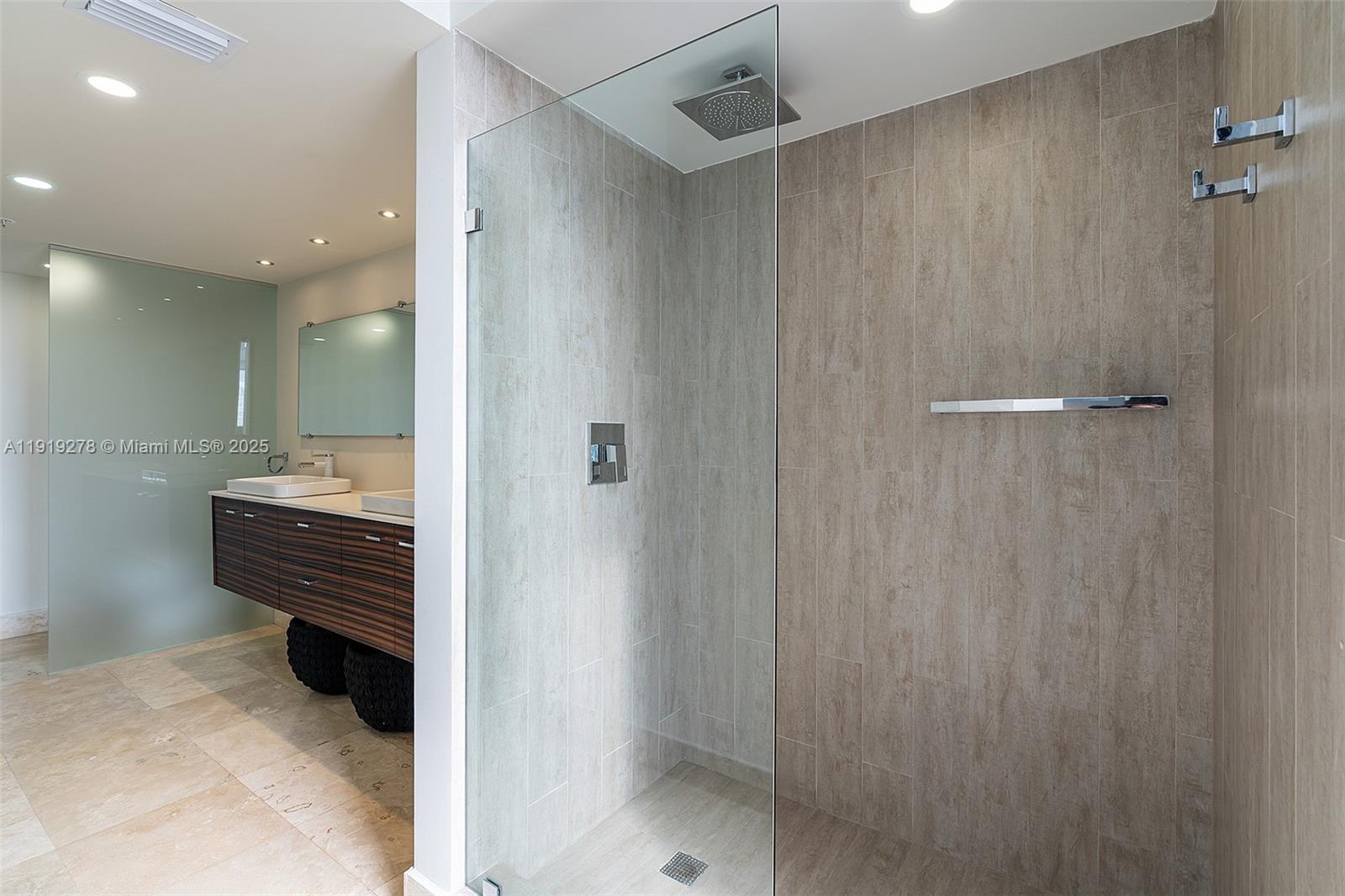 701 Brickell Key Blvd #PH-11, Miami FL 33131