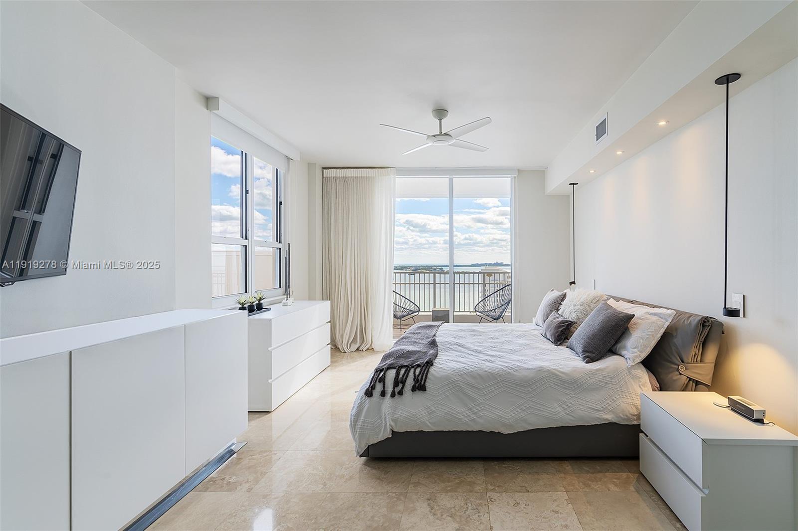 701 Brickell Key Blvd #PH-11, Miami FL 33131