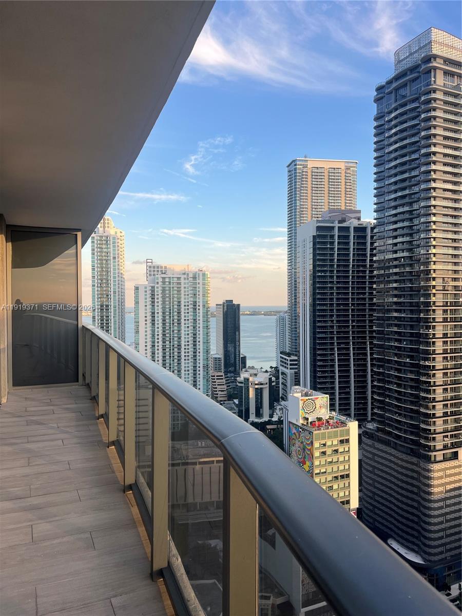 55 SW 9th St #3406, Miami FL 33130