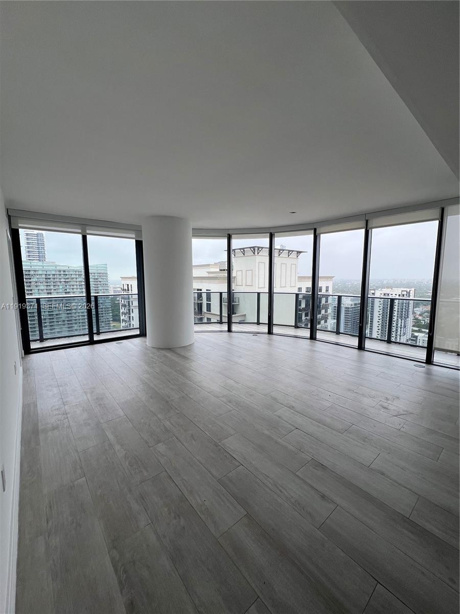 55 SW 9th St #3406, Miami FL 33130