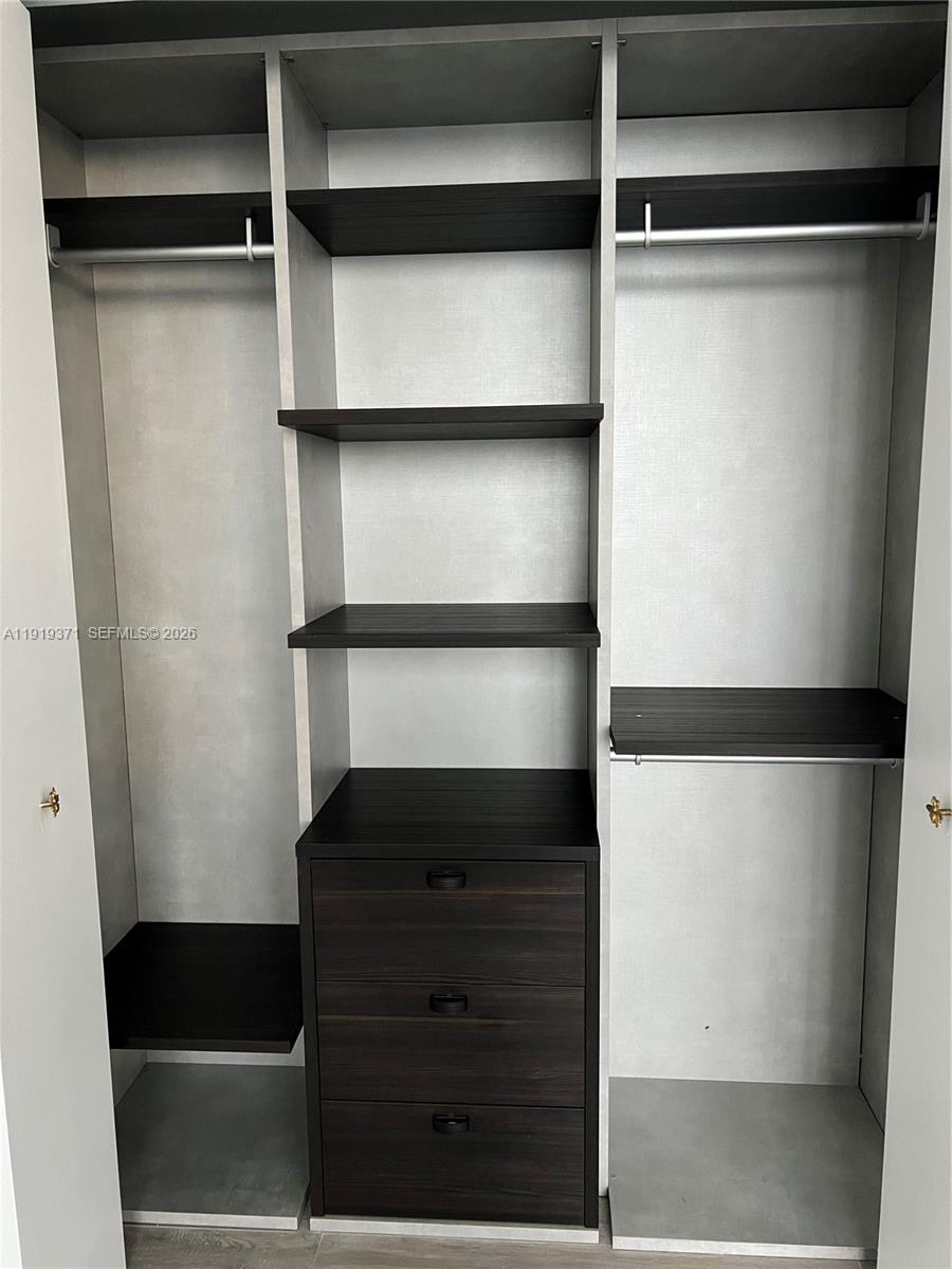 55 SW 9th St #3406, Miami FL 33130