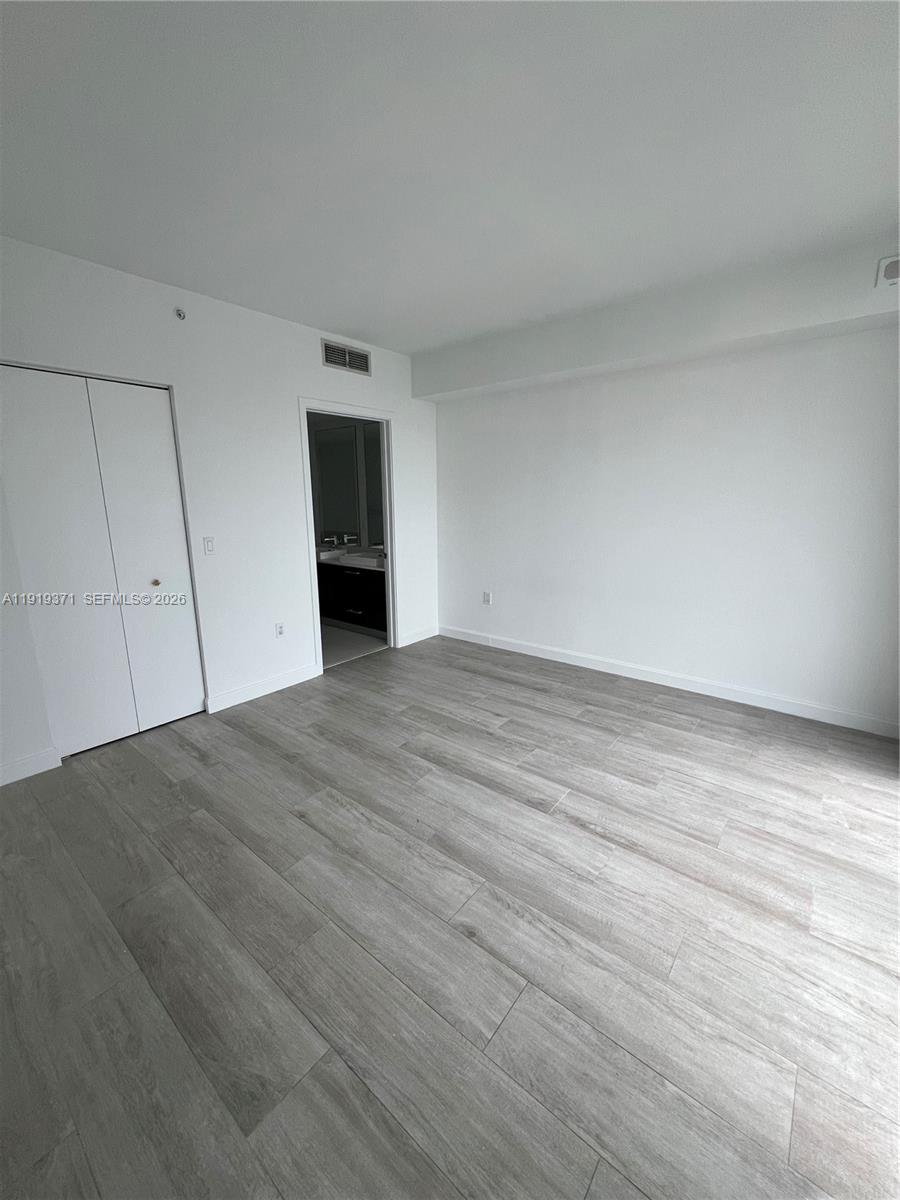 55 SW 9th St #3406, Miami FL 33130