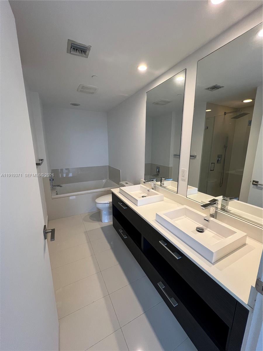 55 SW 9th St #3406, Miami FL 33130