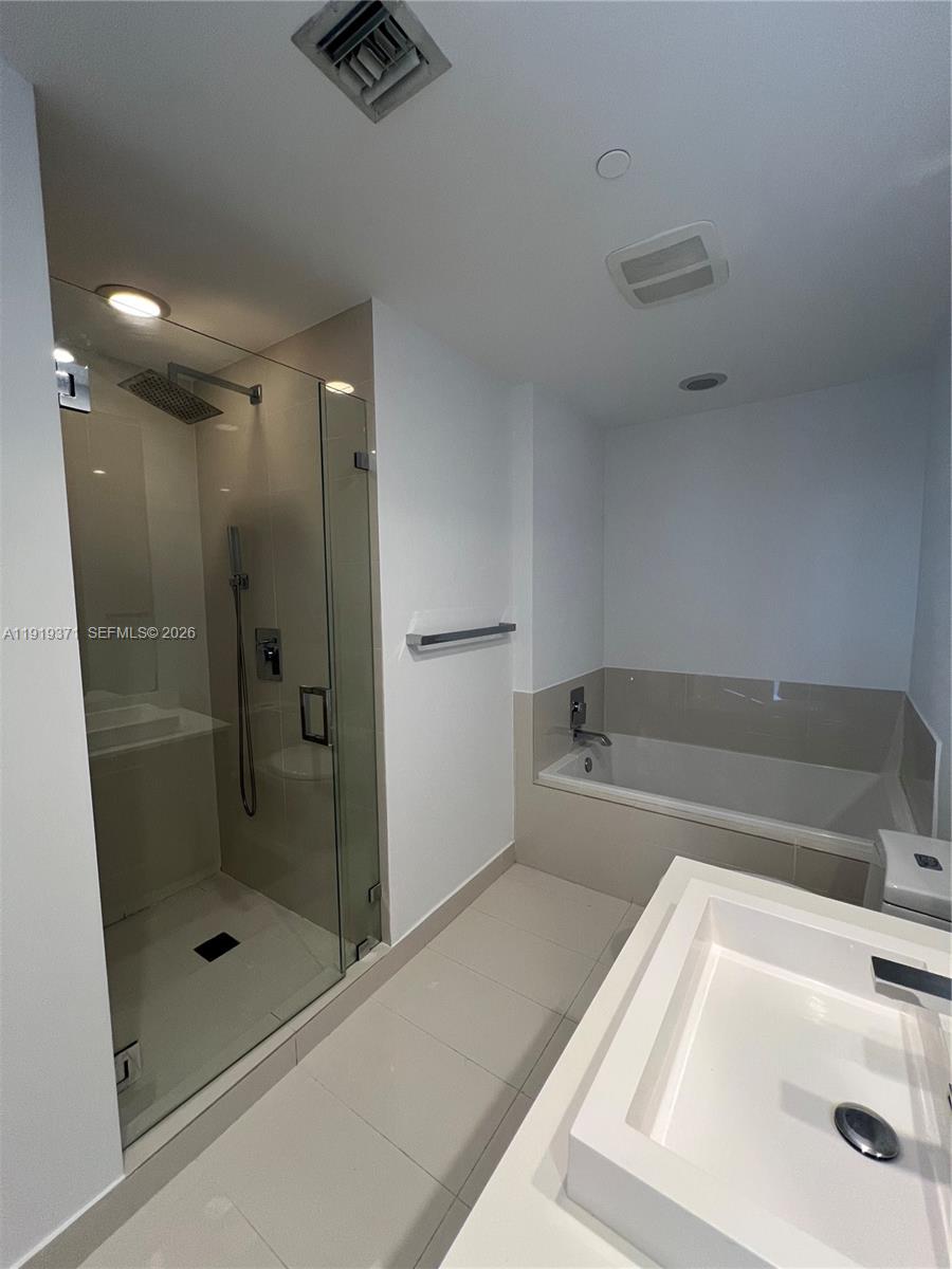 55 SW 9th St #3406, Miami FL 33130