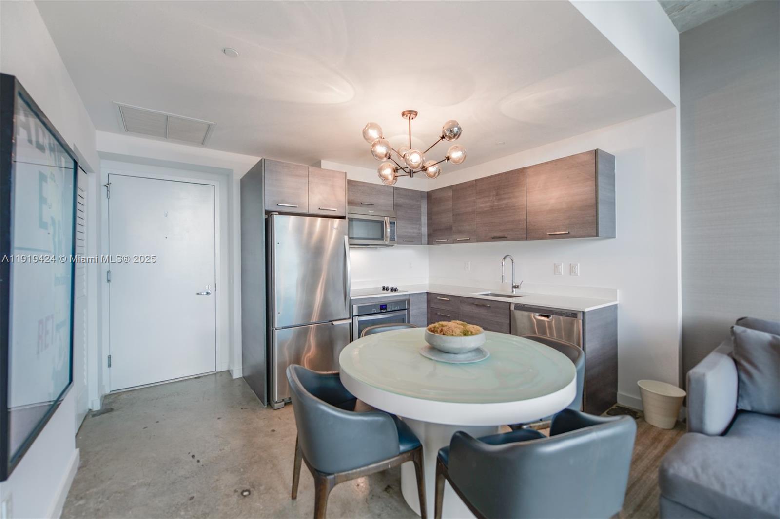 151 SE 1st St #3403, Miami FL 33131