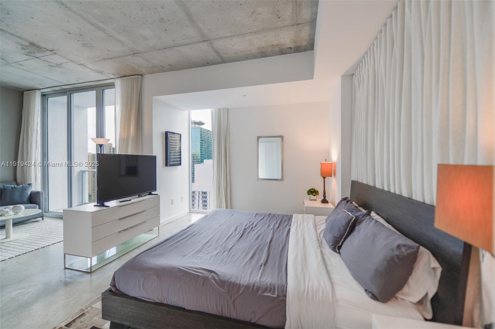 151 SE 1st St #3403, Miami FL 33131